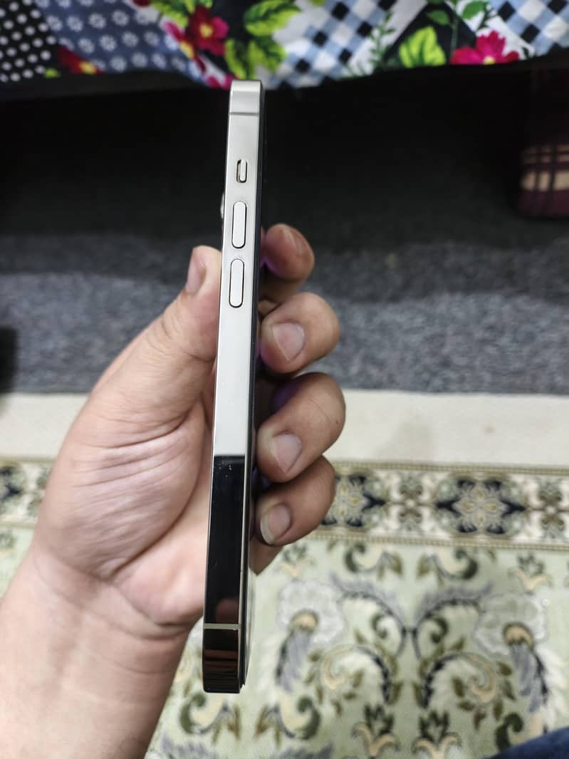 iPhone 14 Pro jv 4