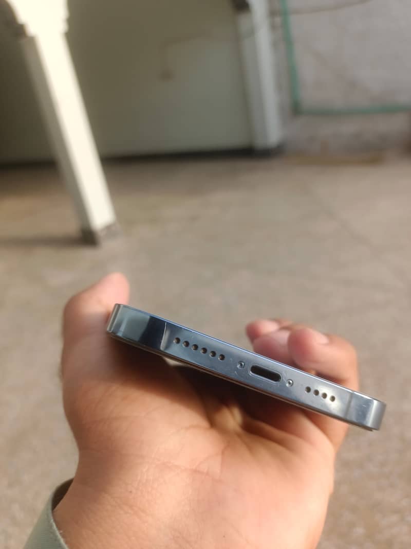 Apple iPhone 13 Pro Max 2