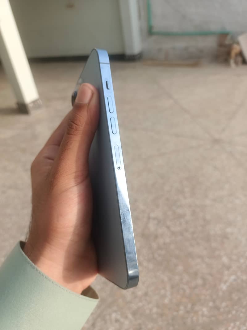 Apple iPhone 13 Pro Max 4