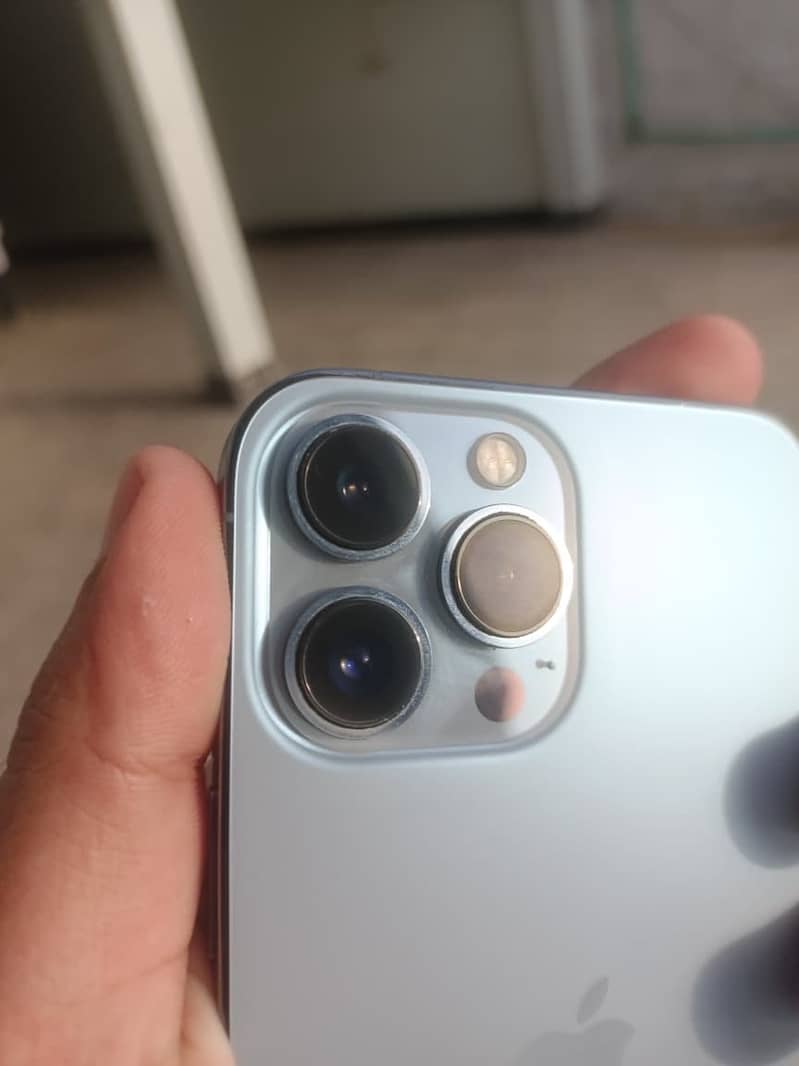 Apple iPhone 13 Pro Max 5