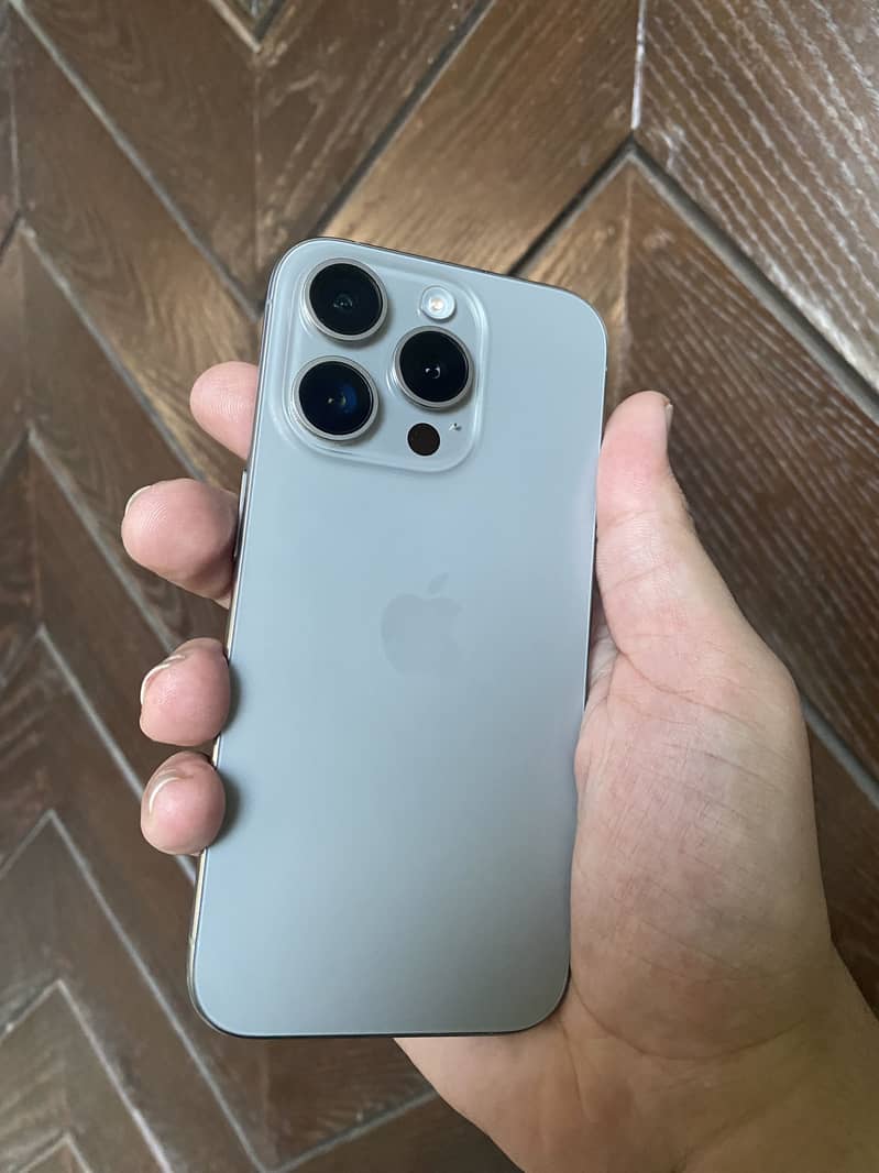 Apple iPhone 15 Pro 0