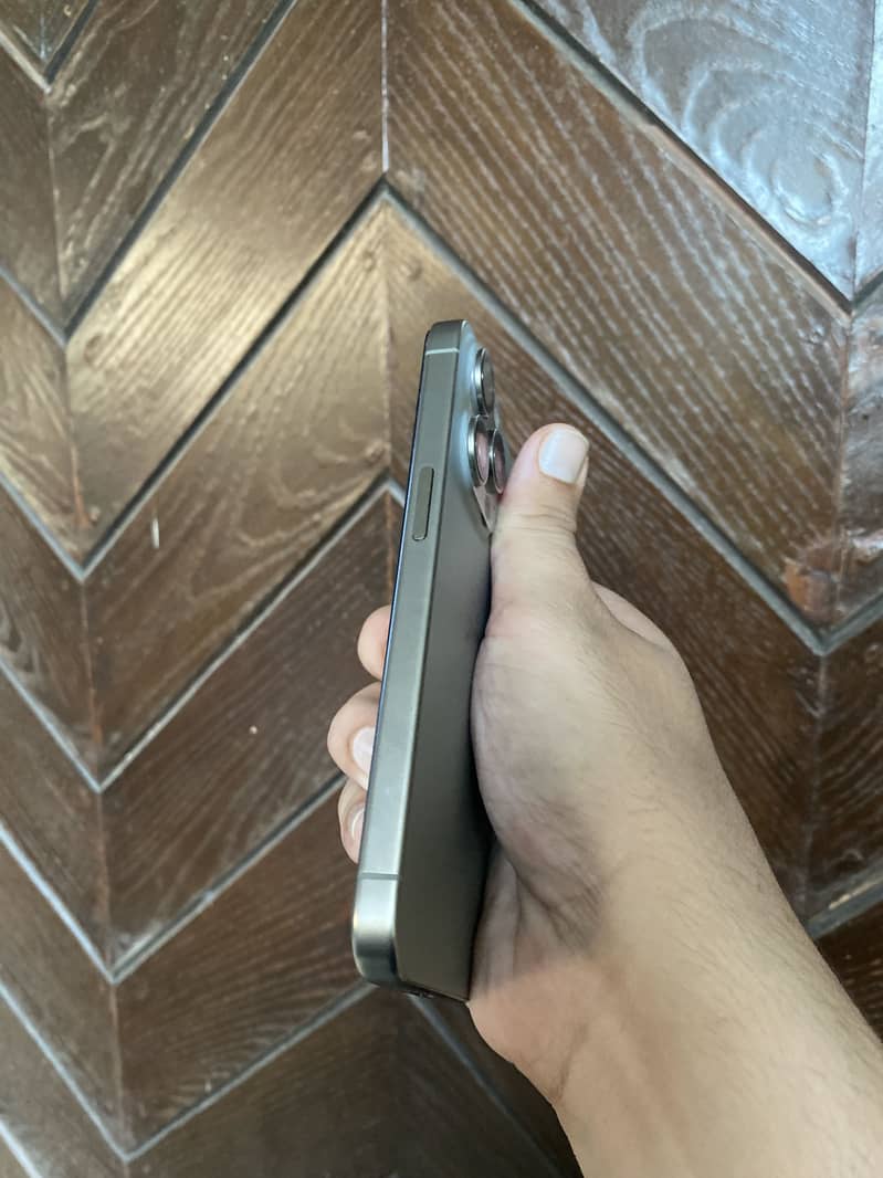 Apple iPhone 15 Pro 1