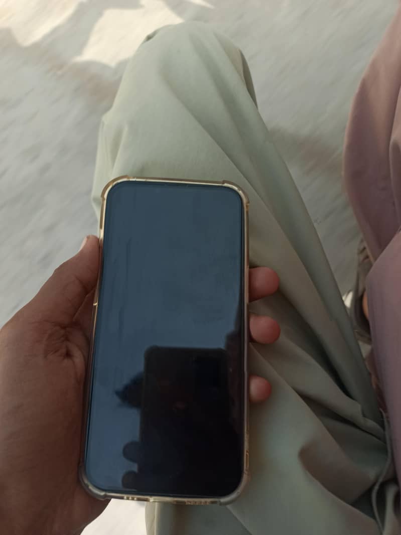 Apple iPhone 14 3