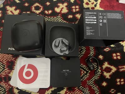 Powerbeats pro charging case black