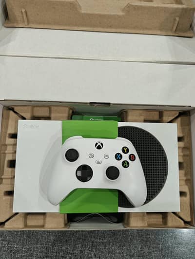 Xbox series S 512gb with complete box