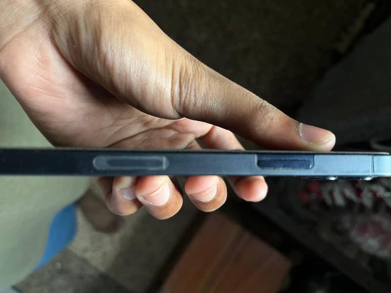 Apple iPhone 12 3