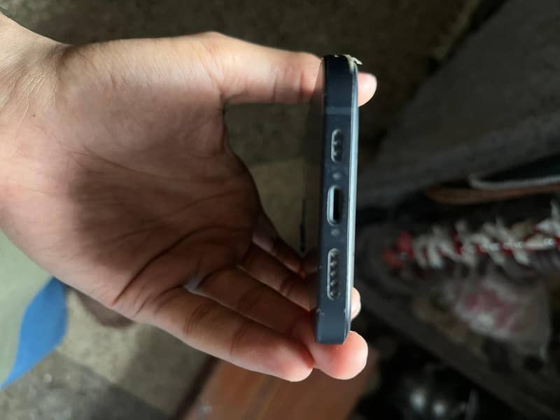 Apple iPhone 12 6