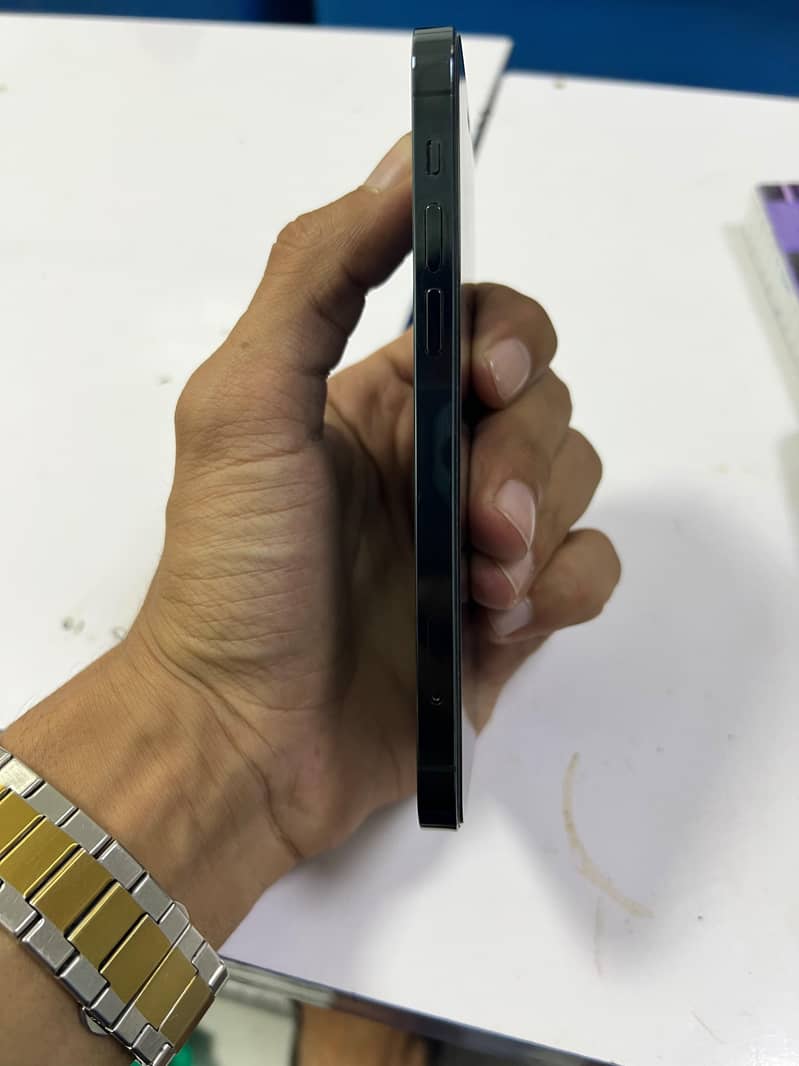 Apple iPhone 12 Pro 1