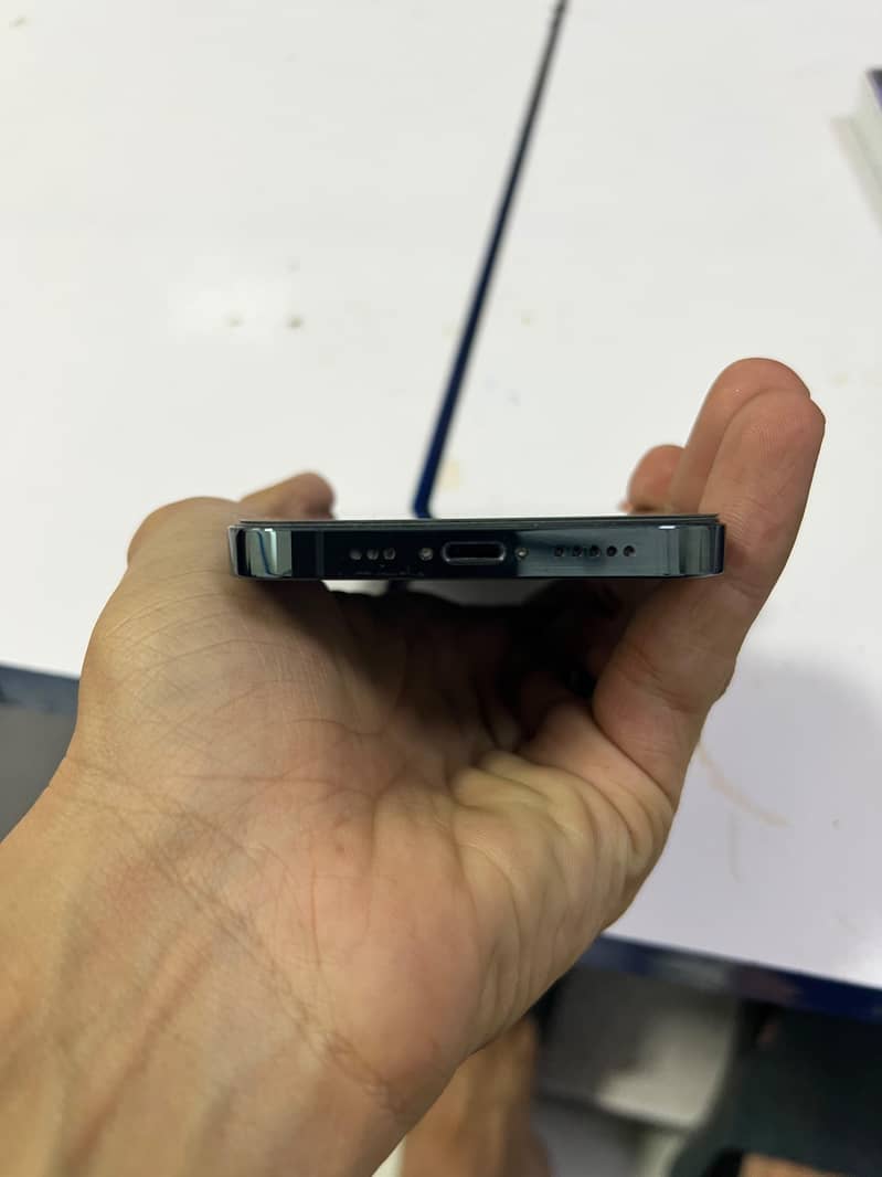 Apple iPhone 12 Pro 2