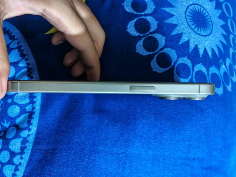 Apple iPhone 15 Pro Max 5