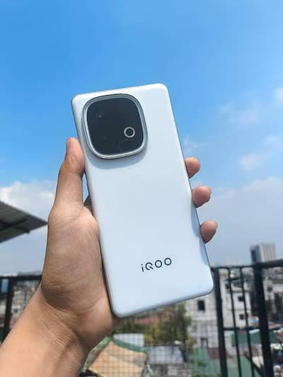 Vivo iQOO