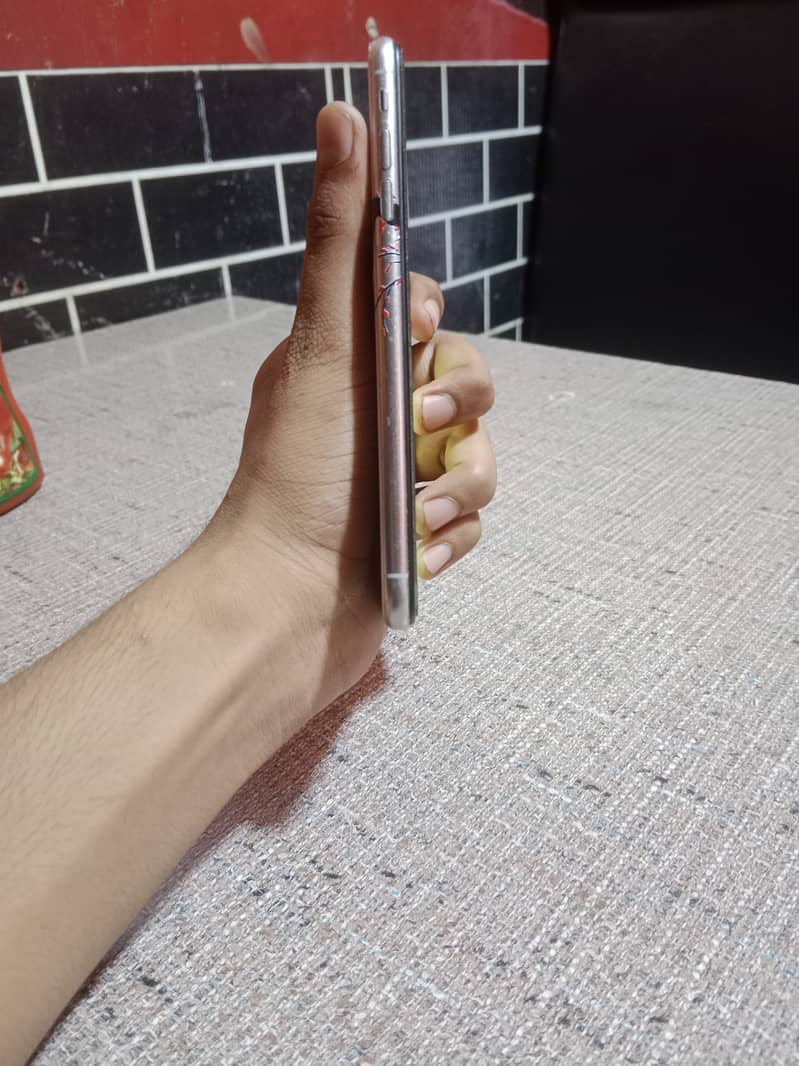 Apple iPhone XS Max 1