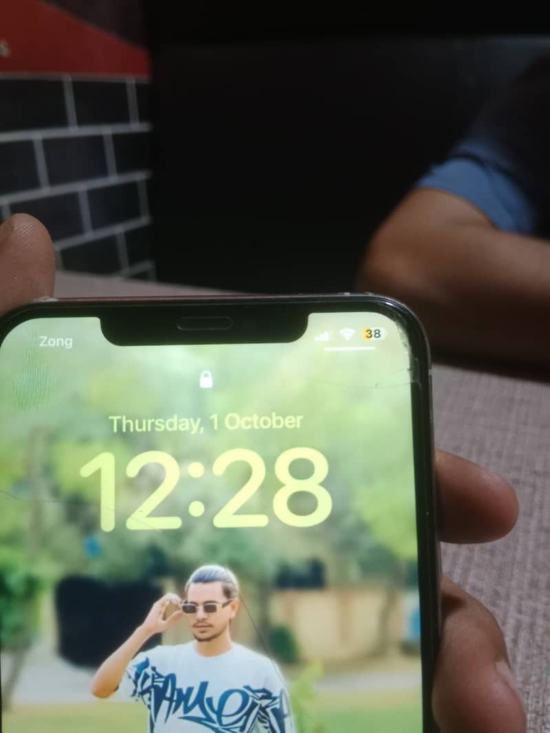 Apple iPhone XS Max 3