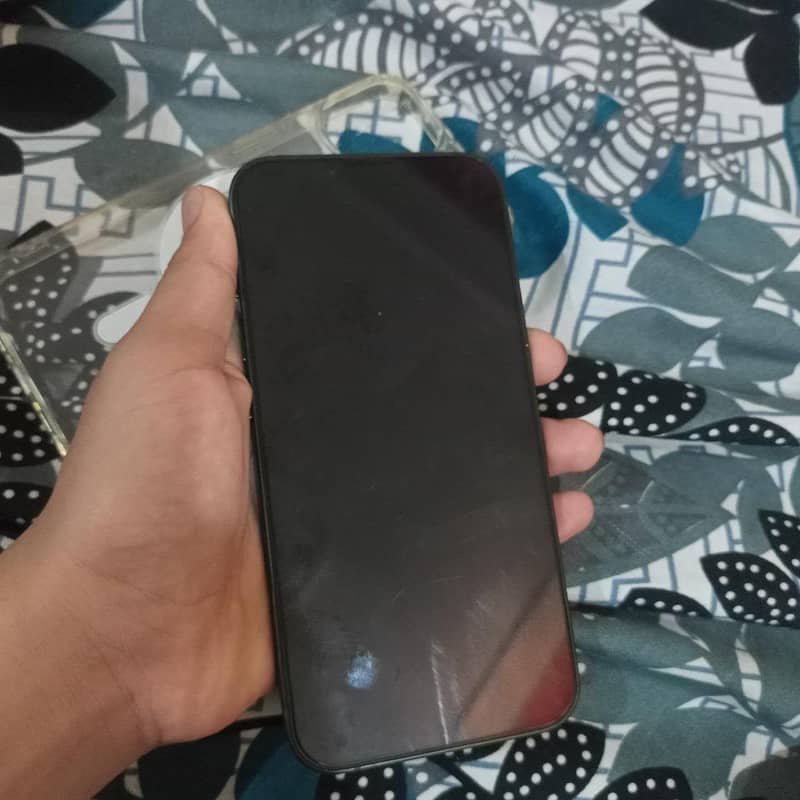 Apple iPhone 13 1