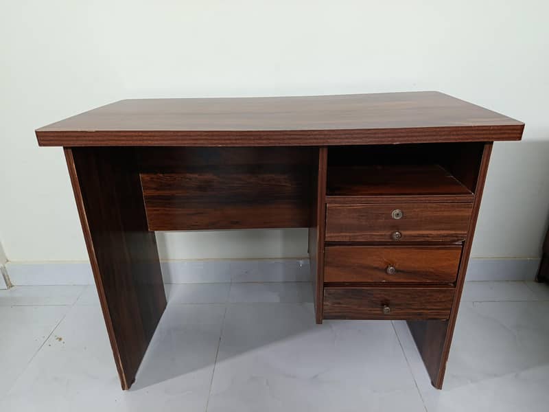 Computer / Study table 1