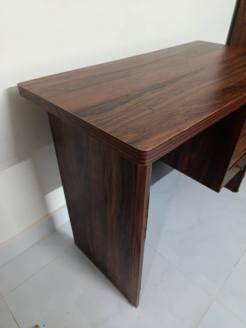 Computer / Study table 3