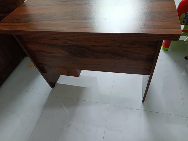 Computer / Study table 5