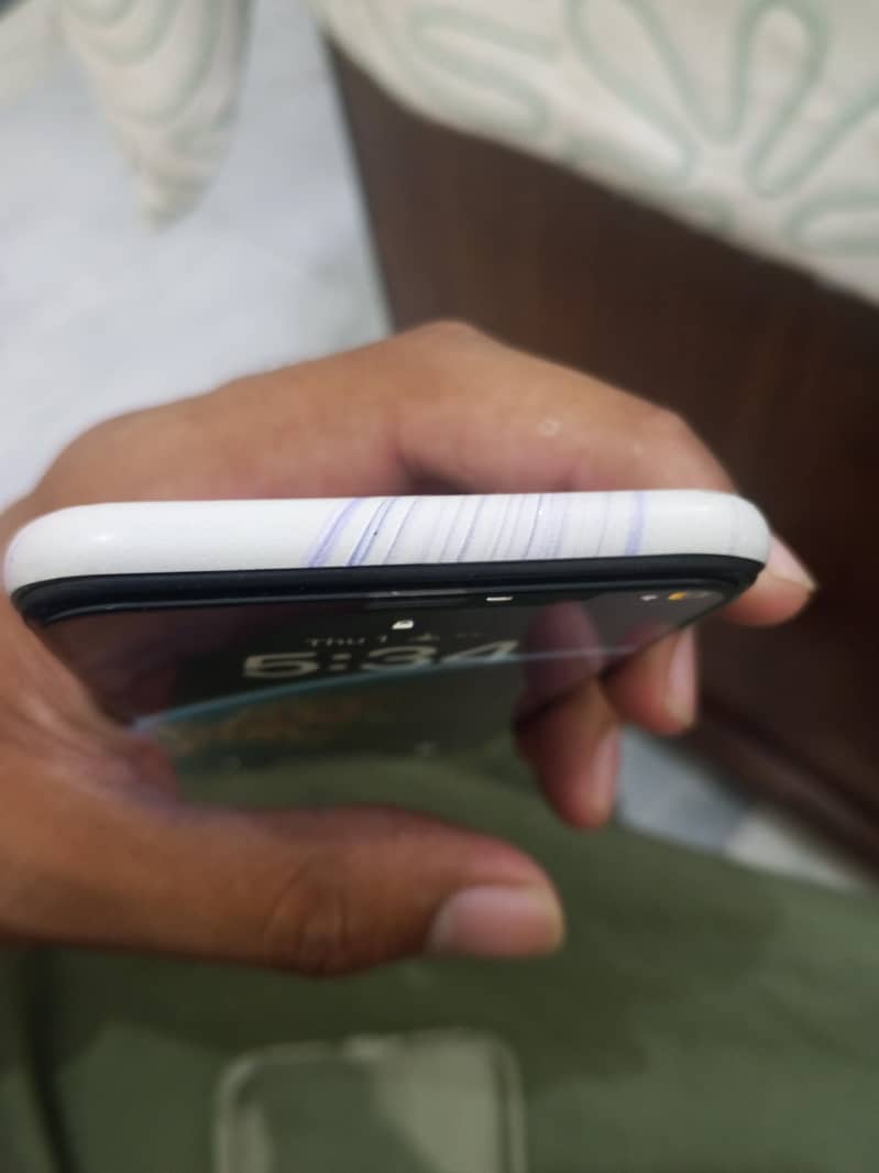 Apple iPhone X 5