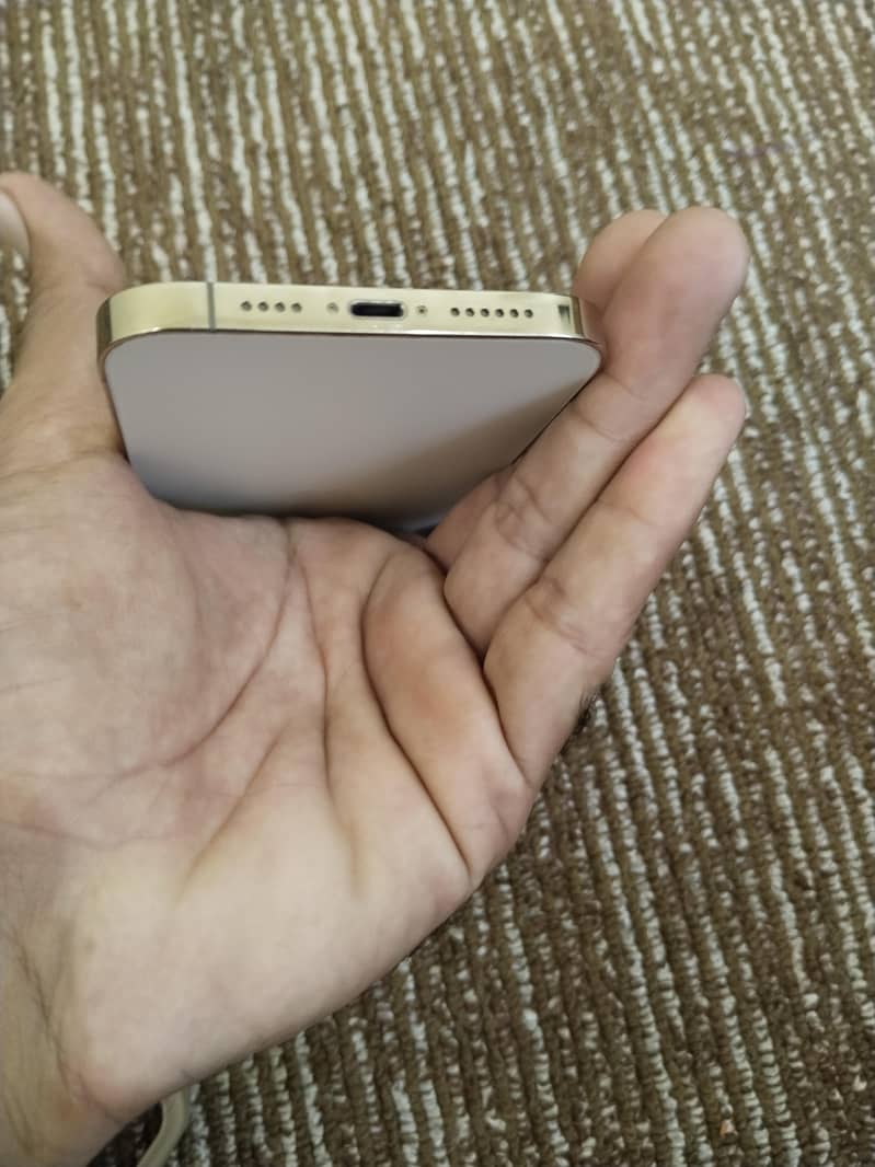 Apple iPhone 12 Pro Max 7