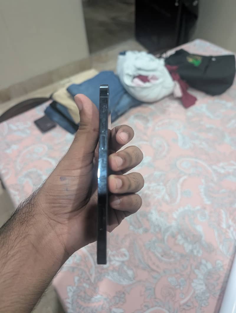 Apple iPhone 12 Pro 3