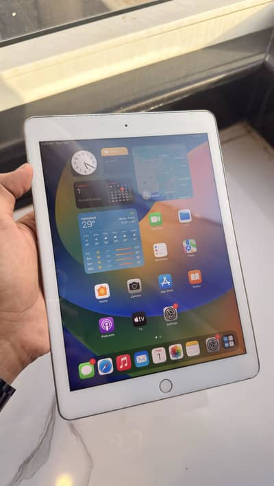 Apple Ipad 5th Generation | 128 GB | Gold