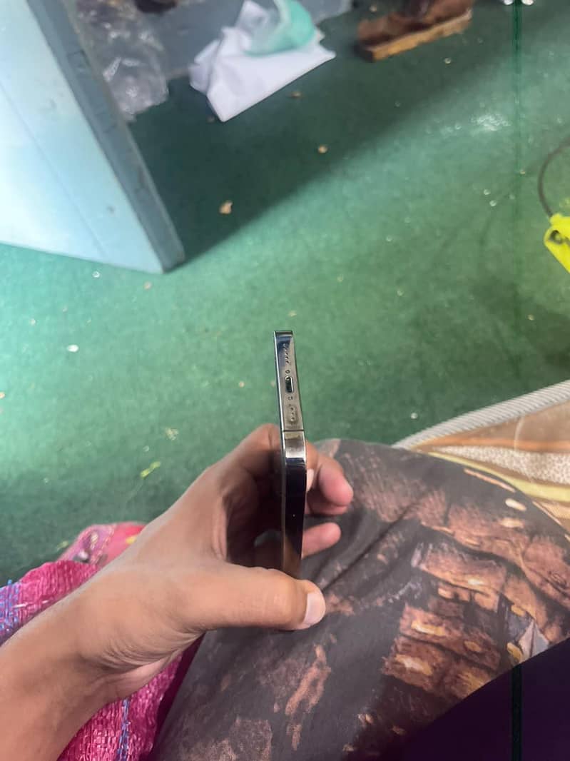 Apple iPhone 12 Pro 2