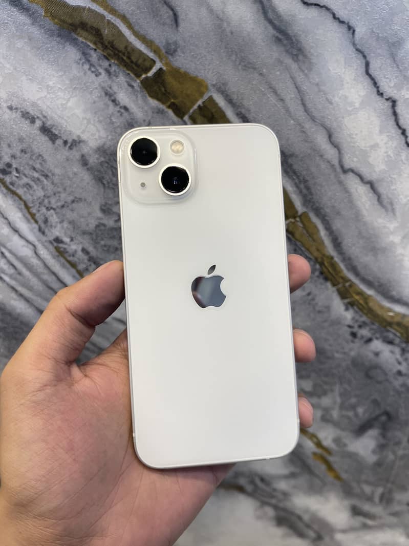 Apple iPhone 13 0
