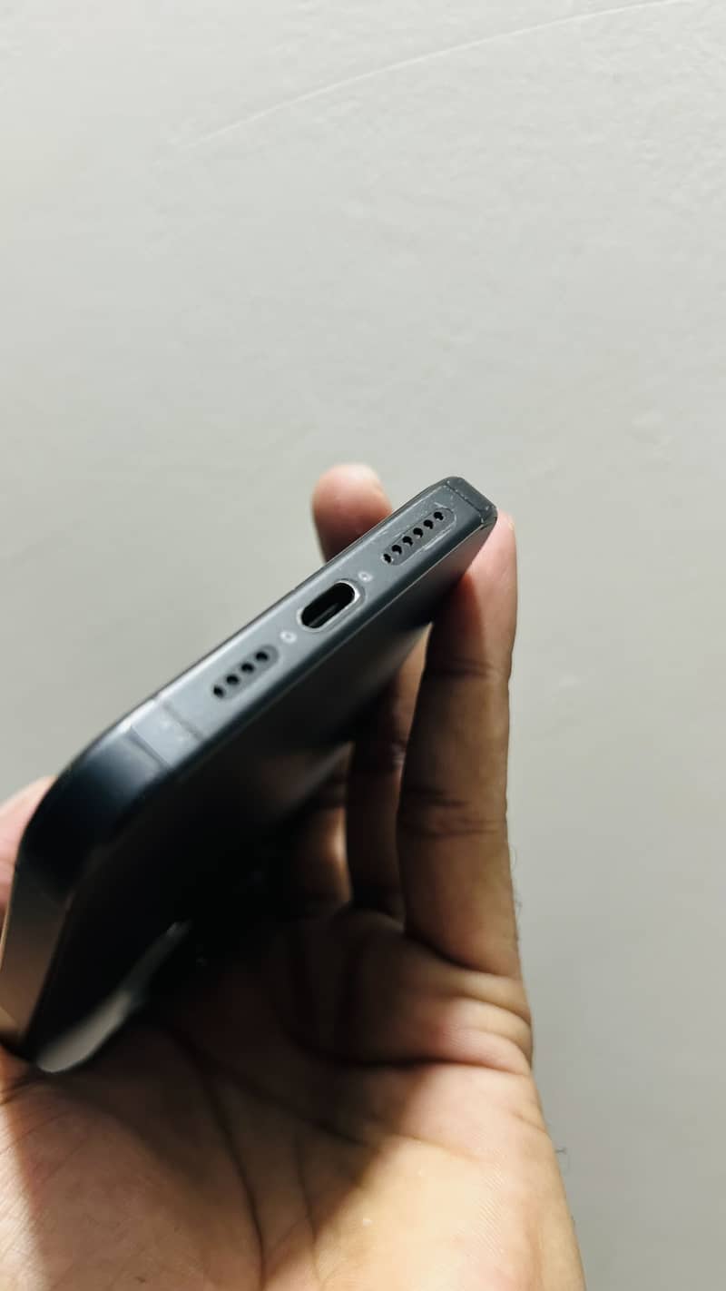 Apple iPhone 16 Pro Max 5