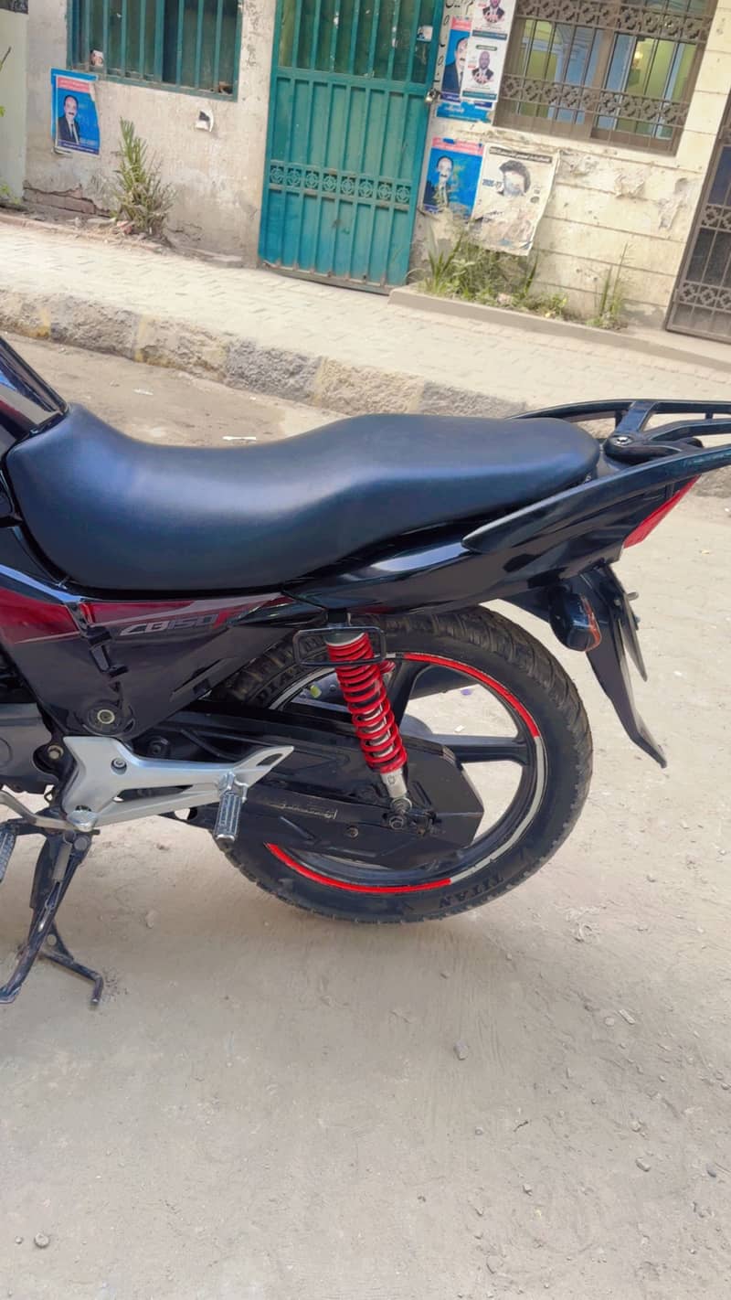 Honda Cb150f 6