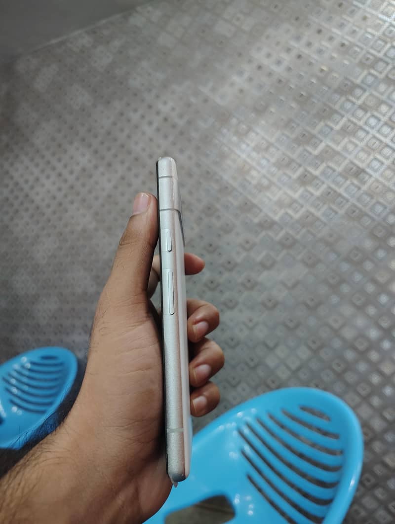 Google Pixel 7a 3