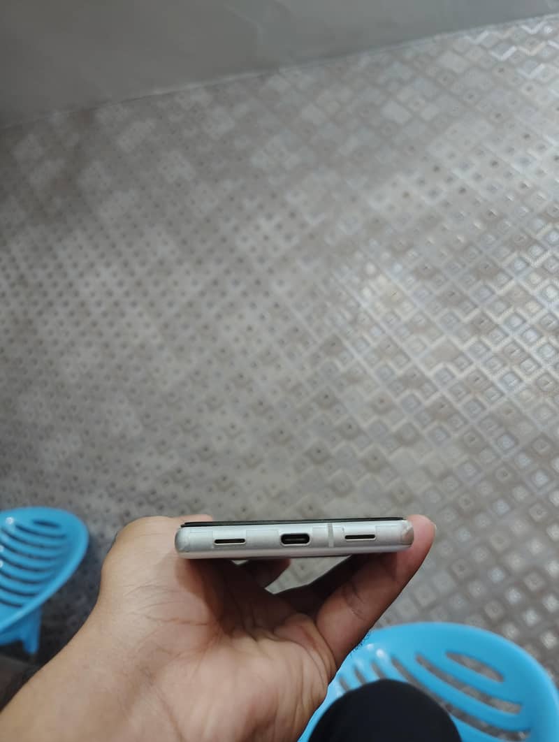 Google Pixel 7a 5