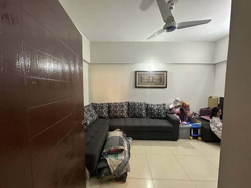 WELL MAINTAINED FLAT LIKE NEW 1