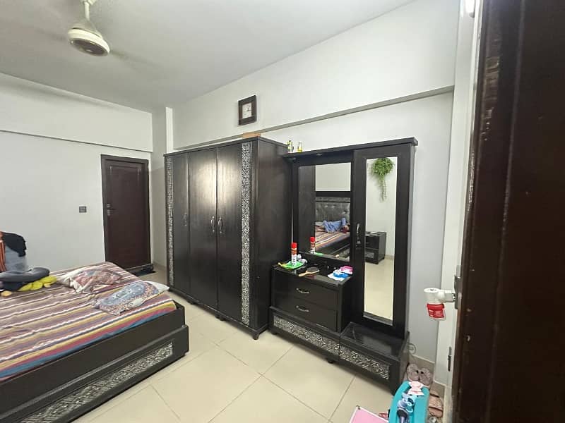 WELL MAINTAINED FLAT LIKE NEW 5