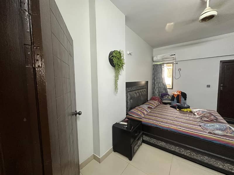 WELL MAINTAINED FLAT LIKE NEW 6