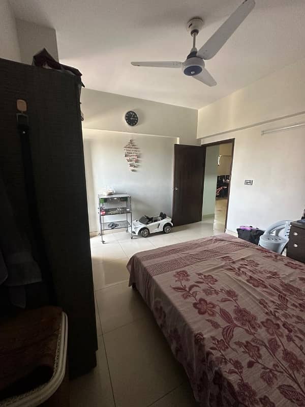 WELL MAINTAINED FLAT LIKE NEW 7
