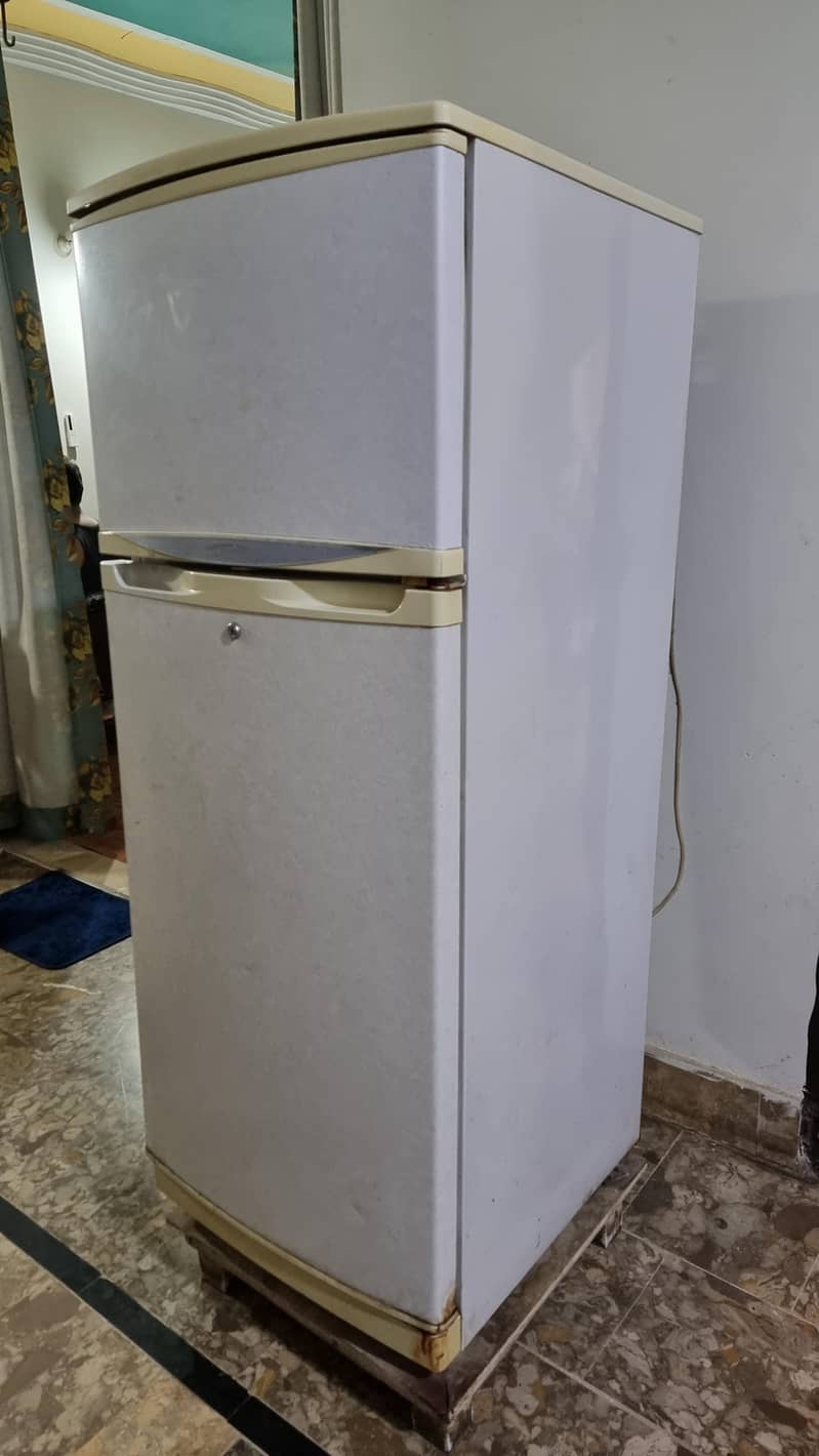 Waves W-13 Fridge 0
