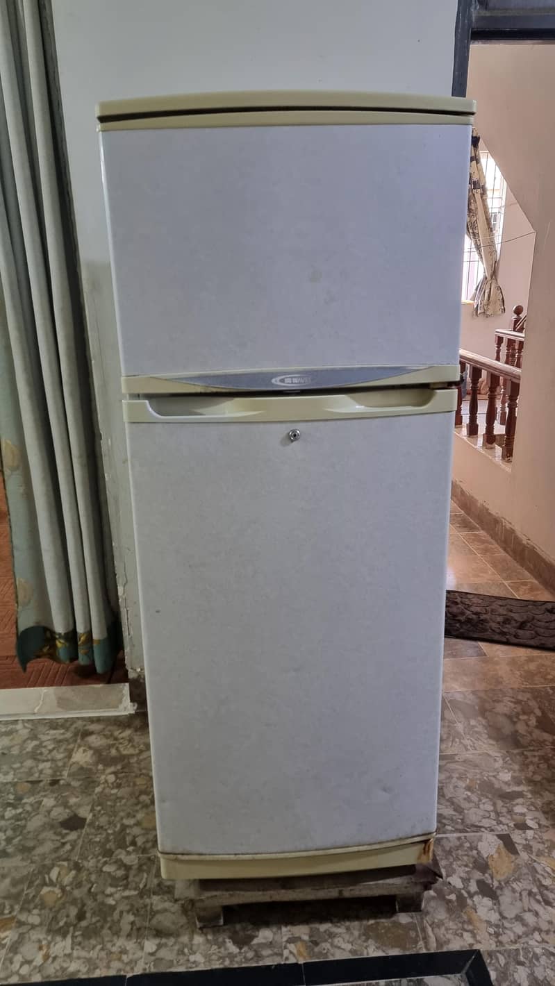 Waves W-13 Fridge 1