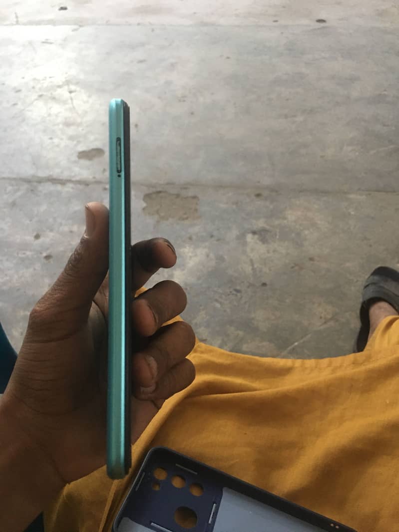 Tecno Spark 8C 3