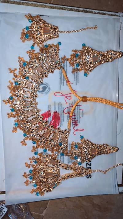 Bridal blue Kundan choker set -4pcs _golden poliish