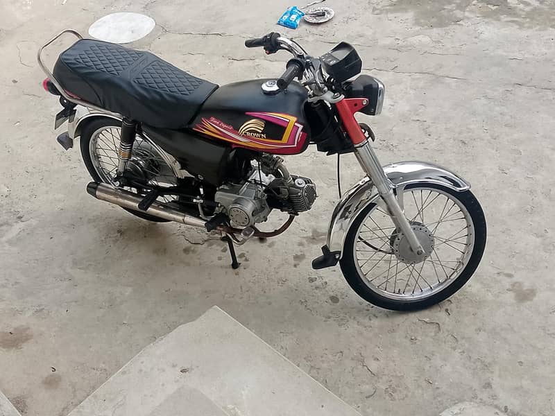 2020 model crown 4