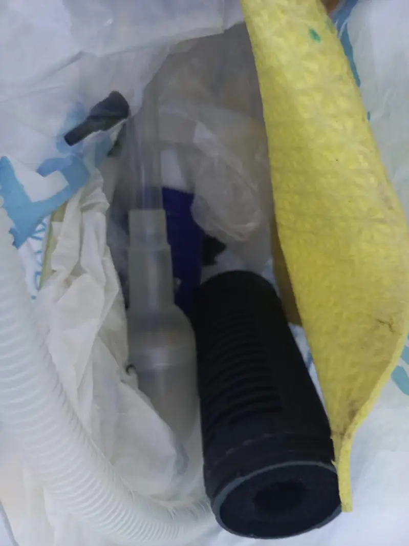 Aquarium for sale with 4 fishes complete setup  with accessories — photo 6
