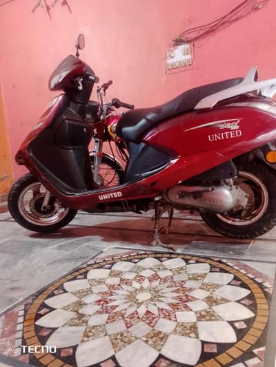 united Scooty 100cc