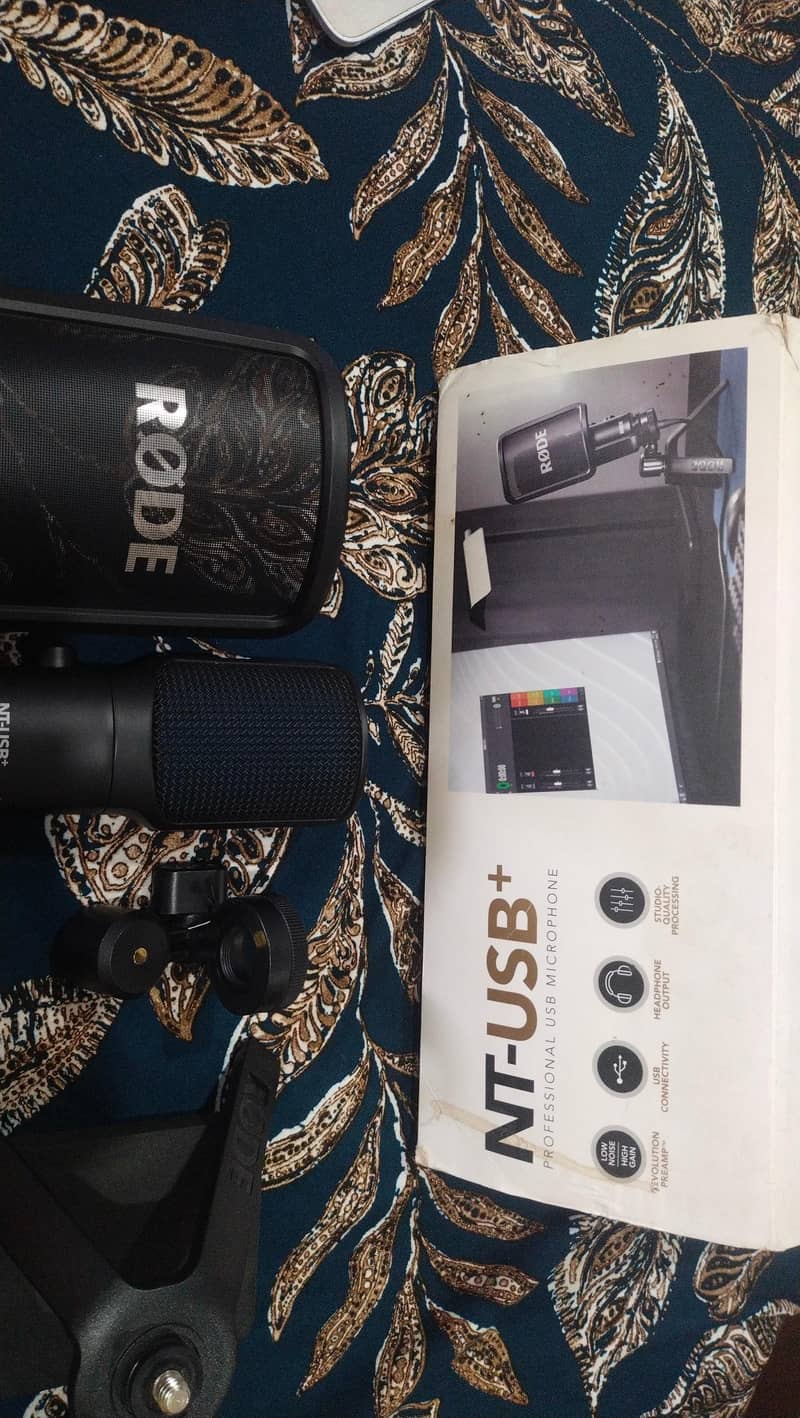 Rode NT USB Plus Microphone 4