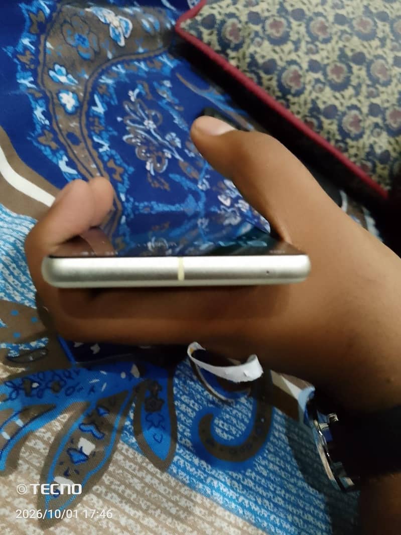 Google Pixel 7 5