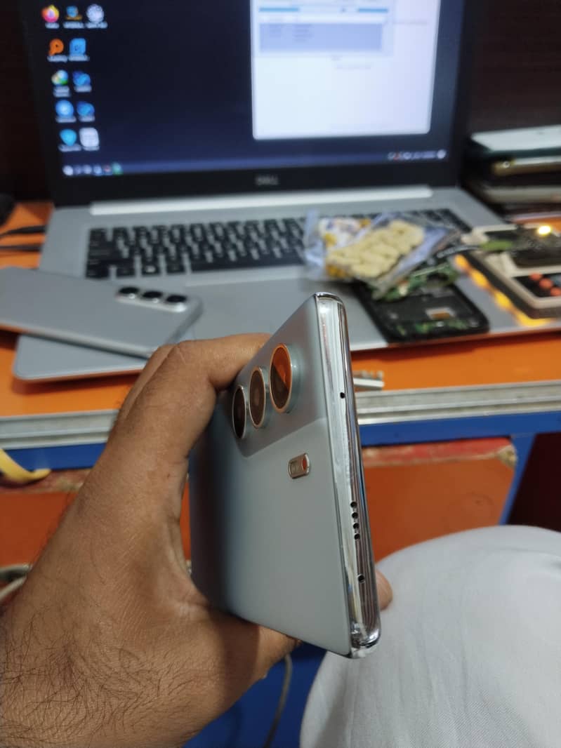 Tecno CAMON 40 Pro 2