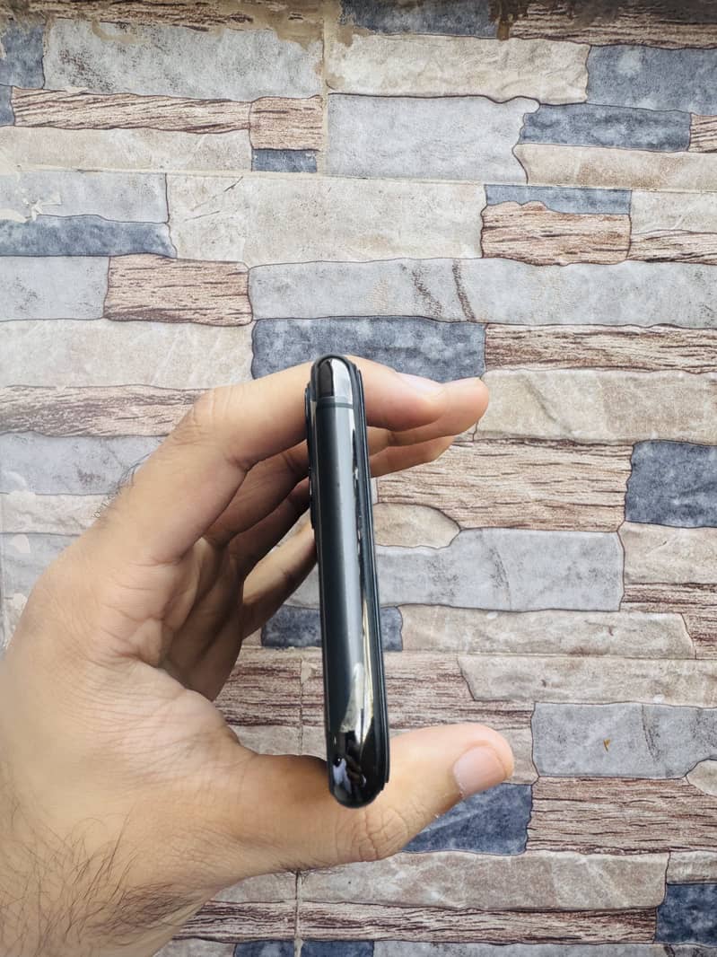 Apple iPhone 11 Pro Max 3