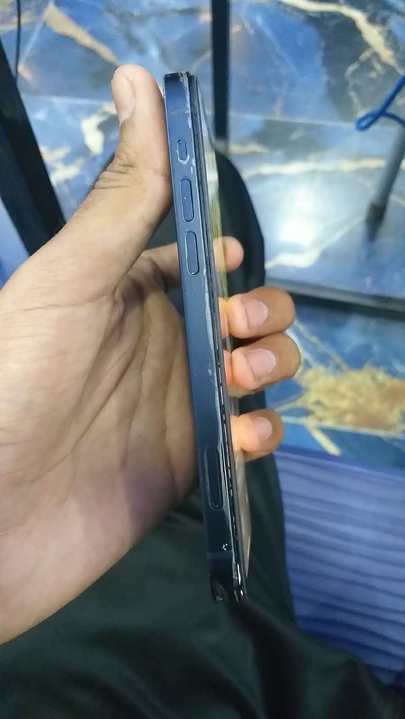 Apple iPhone 12 2