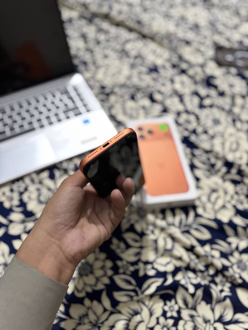 Apple iPhone 17 Pro Max 6