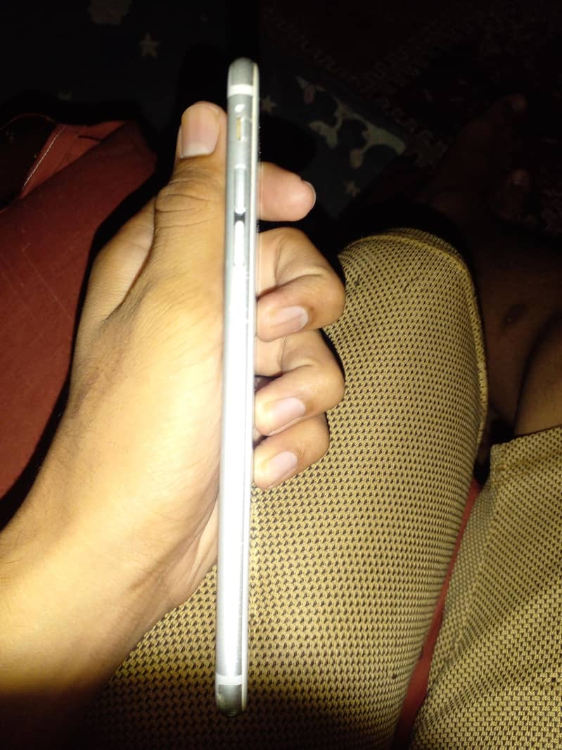 Apple iPhone 6 Plus 1