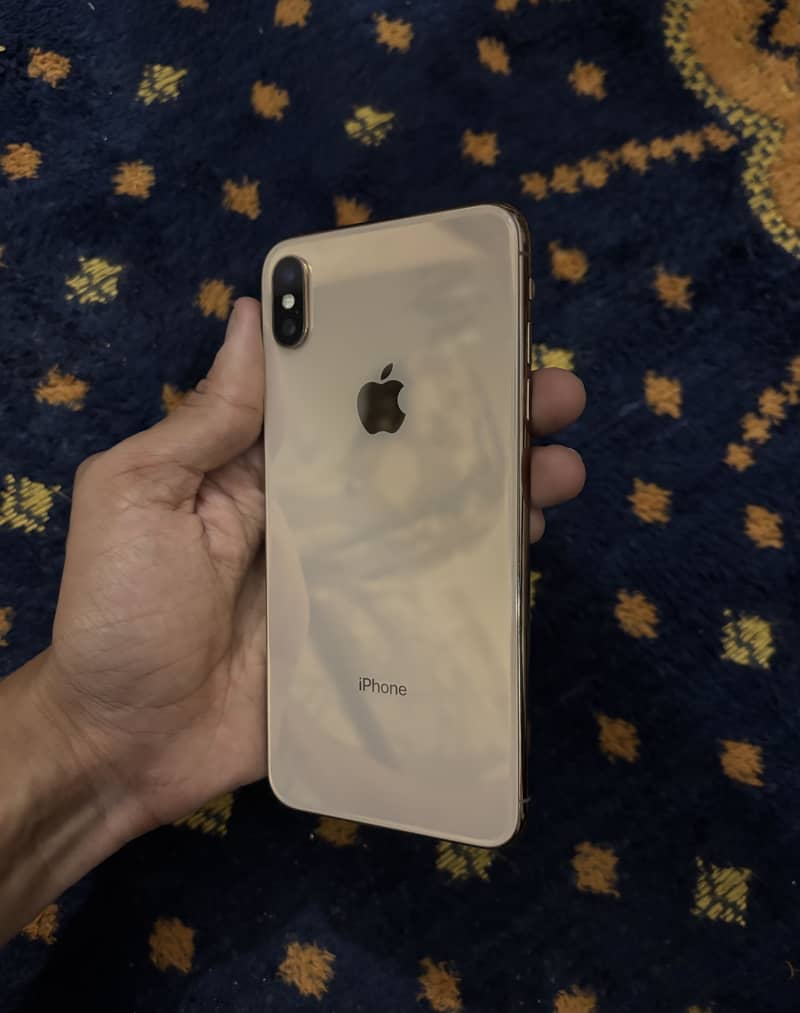 Apple iPhone XS Max 3